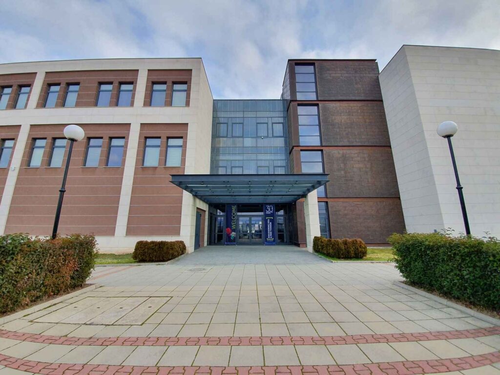 universiteti