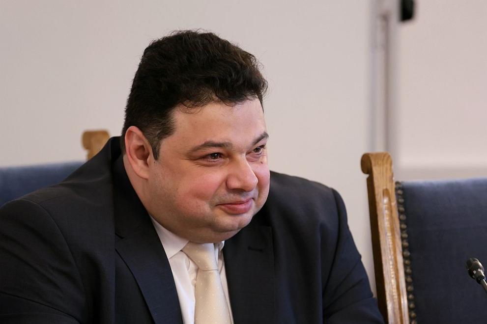 Бурята взе своето: Кран се срути в Поморие, над 100 селища без ток в Североизточна България