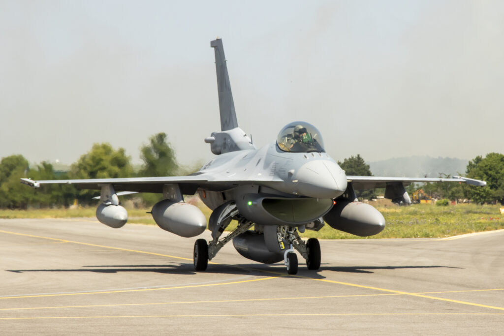 f16