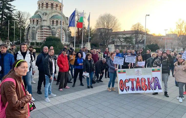 protest-pred-ob6tina-11.l