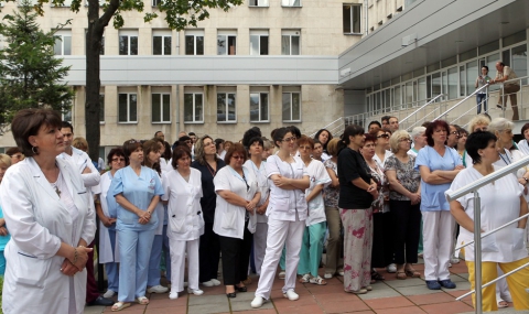 protest-na-lekari-v-calata-strana-2