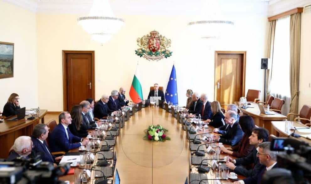 991-ratio-andrej-giurov-pyrvo-zasedanie-ministerski-syvet
