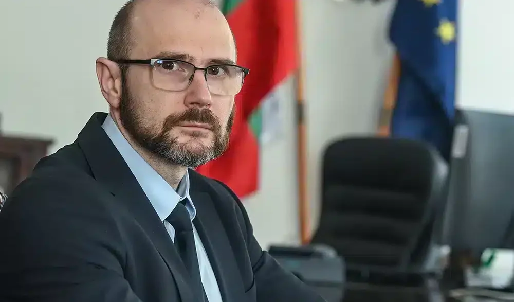 andrej-yankulov-mp