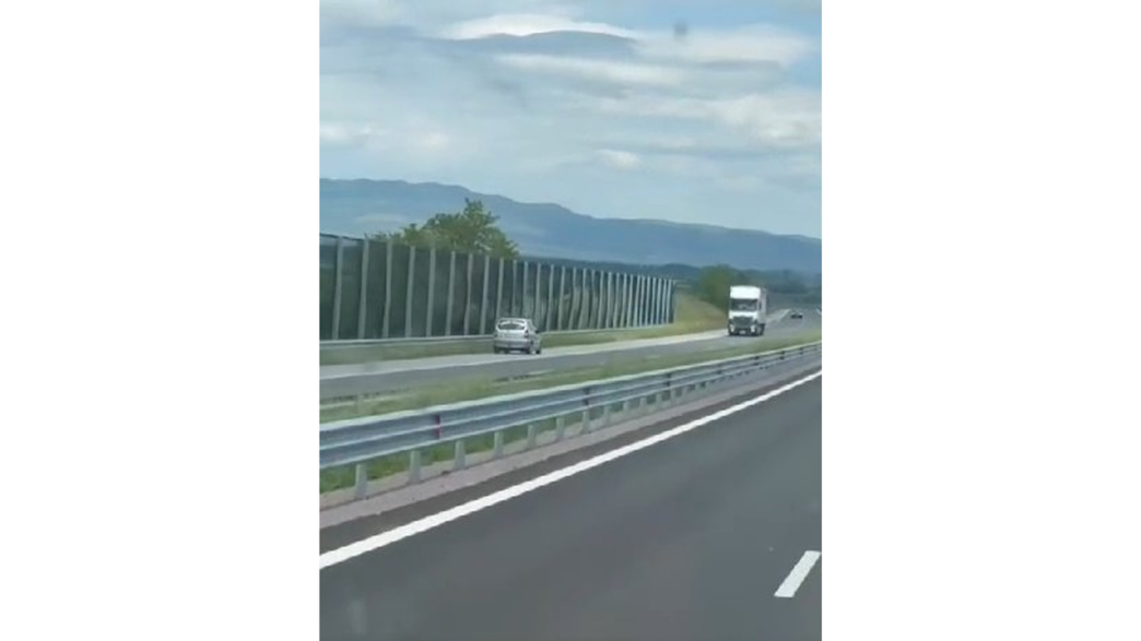 56f40f9d-0160-4c05-b189-8c738b9178eb
