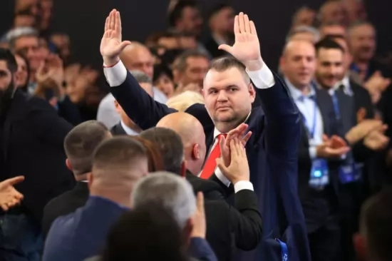main_Delyan-Peevski–Az-shte-bada-nay-otpred-i-shte-vi-vodya–DPS-shte-sledva-misiyata-si–tova-sa-horata-_1781523817–700