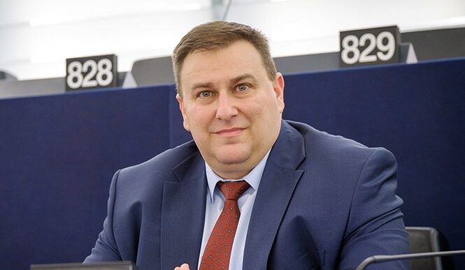 Emil_Radev-EP-3
