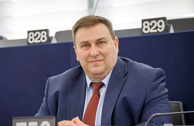 Emil_Radev-EP-3