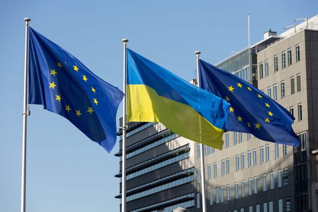 ukraine-eu-flags-1024×683