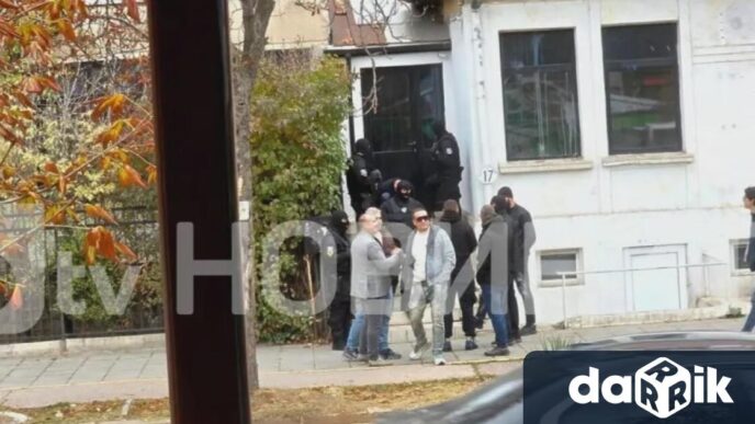 Полицейска операция с участието на „Кобра“ край пазара в „Красно село“